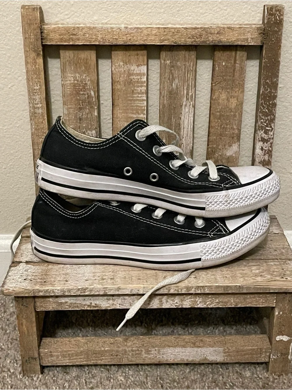 Converse All Star Classic Low Top Sneakers Women’s Size 6 - Picture 4 of 12